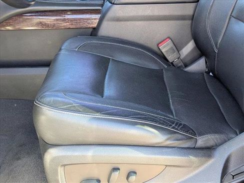 Used 2019 GMC Yukon XL SLT image 16