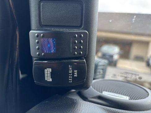 Used 2016 Jeep Wrangler Unlimited Rubicon AWD/4WD image 20