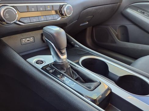 Used 2024 Nissan Altima 2.5 SV image 18