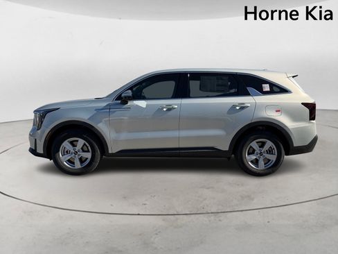New 2026 Kia Sorento LX FWD image 6