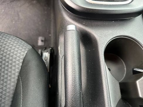 Certified 2025 Kia Soul LX w/ LX Technology Package FWD image 32