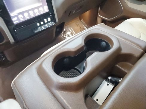 Used 2019 RAM 1500 Laramie image 22