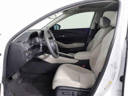 Used 2023 Honda Accord EX image 8