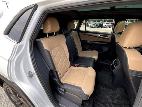 Used 2024 Volkswagen Atlas Cross Sport SE w/ Panoramic Sunroof Package AWD/4WD image 29