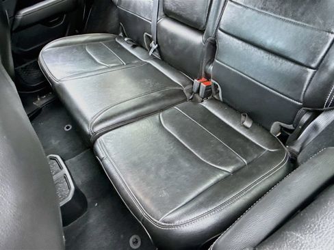 Used 2023 Jeep Wrangler Unlimited Sahara w/ Cold Weather Group AWD/4WD image 28