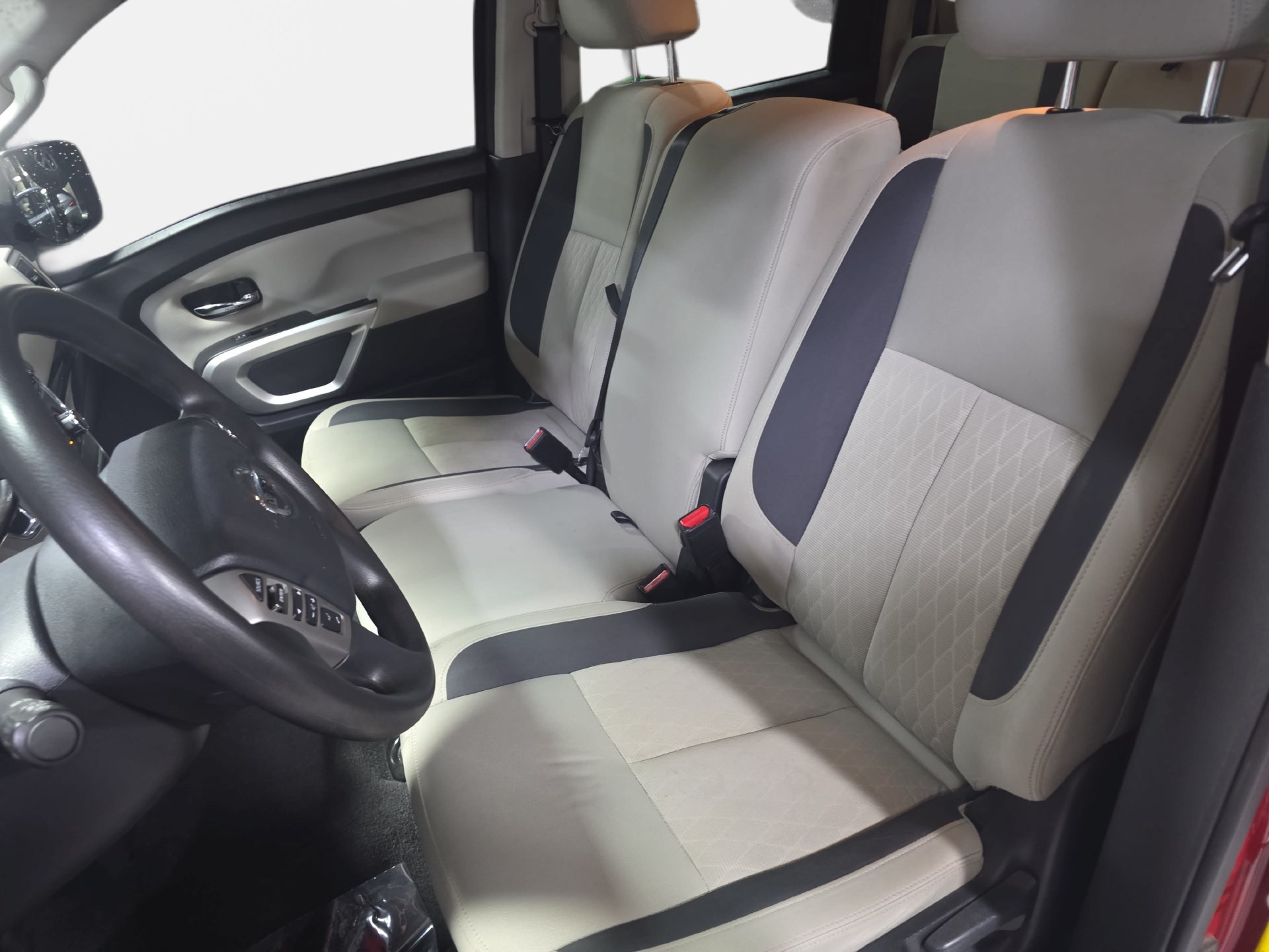 Used 2021 Nissan Titan SV w/ Accessory Utility Package AWD/4WD image 15