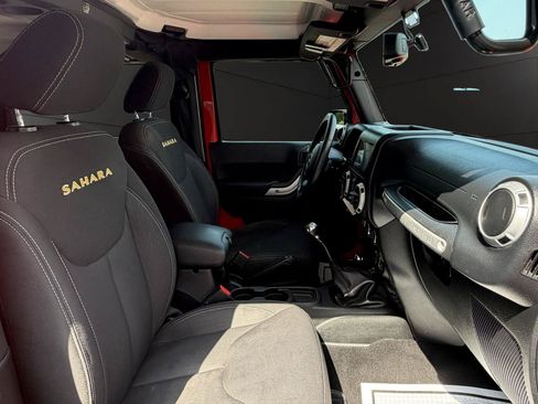 Used 2016 Jeep Wrangler Sahara w/ Connectivity Group AWD/4WD image 14