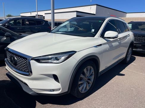 Used 2021 INFINITI QX50 Essential w/ Convenience Package image 3