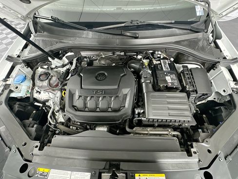 Used 2021 Volkswagen Tiguan SE w/ Panoramic Sunroof Package image 33