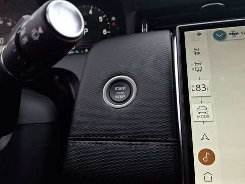 New 2026 Land Rover Discovery Sport Landmark image 19