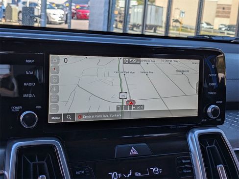 Certified 2023 Kia Sorento SX image 18