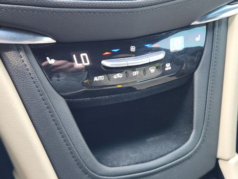 Used 2018 Cadillac XT5 Luxury w/ Driver Awareness Package FWD image 22