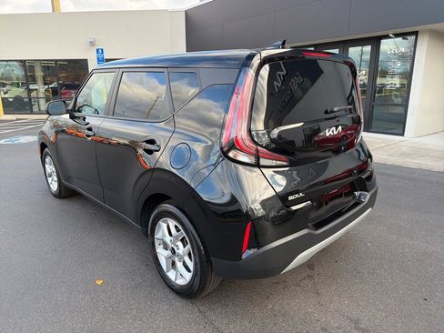 Certified 2024 Kia Soul LX w/ Option Group 015 image 8