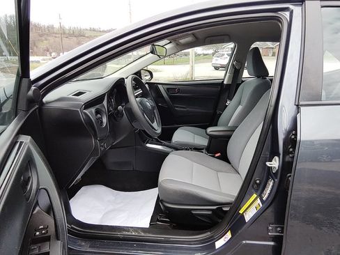 Used 2018 Toyota Corolla L image 12