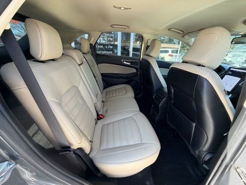 Used 2022 Ford Edge SEL AWD/4WD image 16