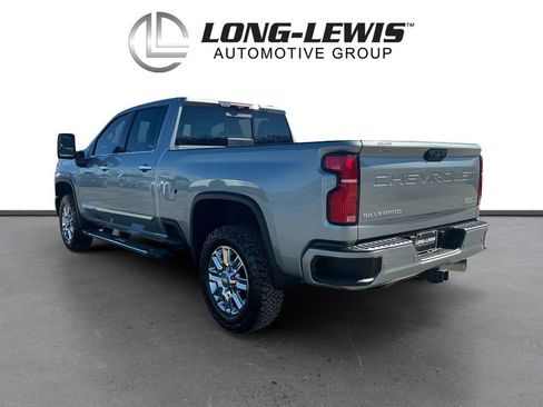Used 2024 Chevrolet Silverado 2500 High Country w/ High Country Premium Package AWD/4WD image 3
