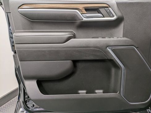 Used 2022 Chevrolet Silverado 1500 RST image 8