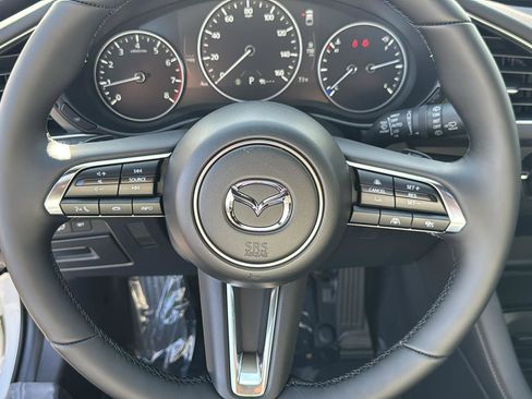 New 2026 MAZDA MAZDA3 Hatchback w/Premium Plus Pkg image 11