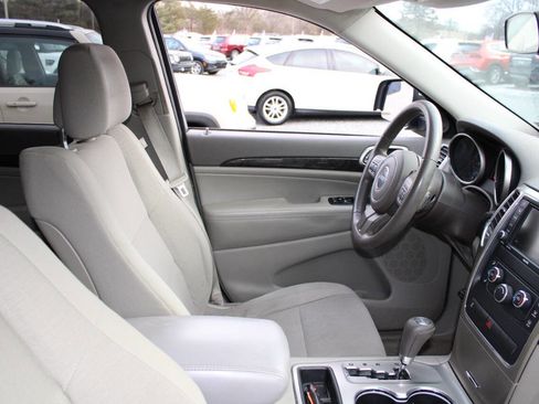 Used 2012 Jeep Grand Cherokee Laredo image 11