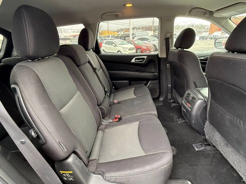 Used 2019 Nissan Pathfinder S AWD/4WD image 15
