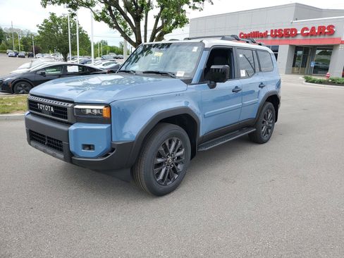 Used 2026 Toyota Land Cruiser w/ Premium Package AWD/4WD image 2