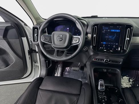 Used 2023 Volvo XC40 B4 Plus w/ Driver Assist Package image 25