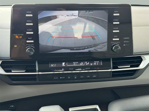 Used 2021 Toyota Sienna LE image 15