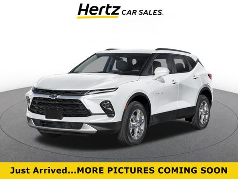 Used 2026 Chevrolet Blazer LT FWD image 1