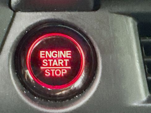 Used 2023 Honda Pilot Touring image 17