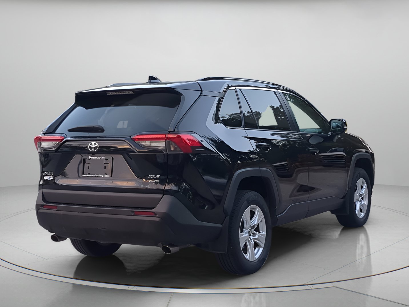 Used 2021 Toyota RAV4 XLE AWD/4WD image 40