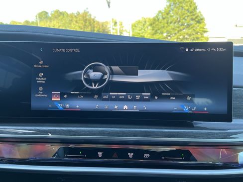 Used 2025 BMW i7 eDrive50 w/ M Sport Package image 27