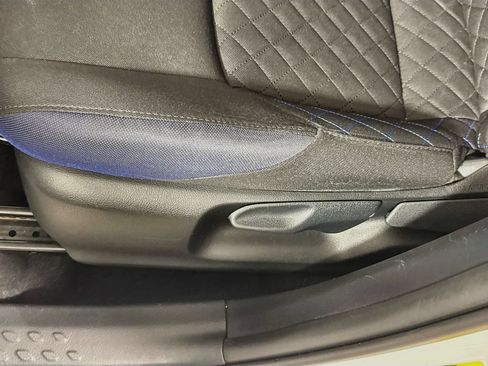 Used 2021 Toyota C-HR XLE FWD image 20