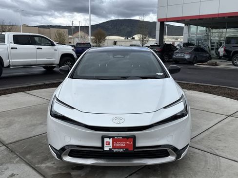 Used 2024 Toyota Prius Prime image 3