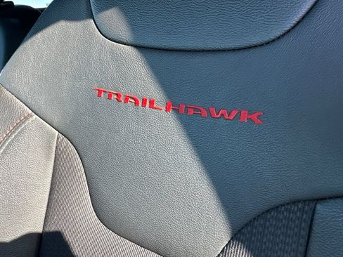 Used 2024 Jeep Compass Trailhawk AWD/4WD image 14