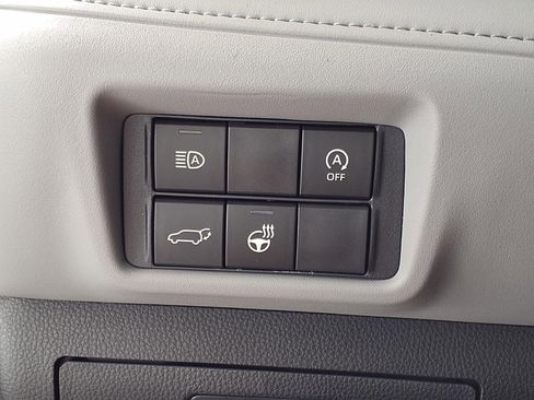New 2026 Toyota Highlander Limited AWD/4WD image 17