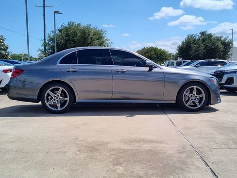 Used 2019 Mercedes-Benz E 300 image 12