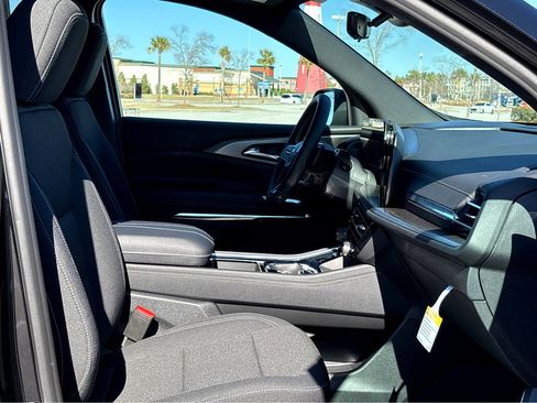 New 2026 Chevrolet Traverse LT w/ Driver Confidence Package image 8