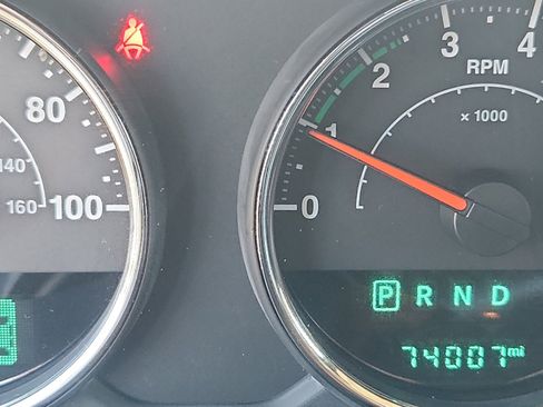 Used 2017 Jeep Wrangler Sahara w/ Connectivity Group image 12