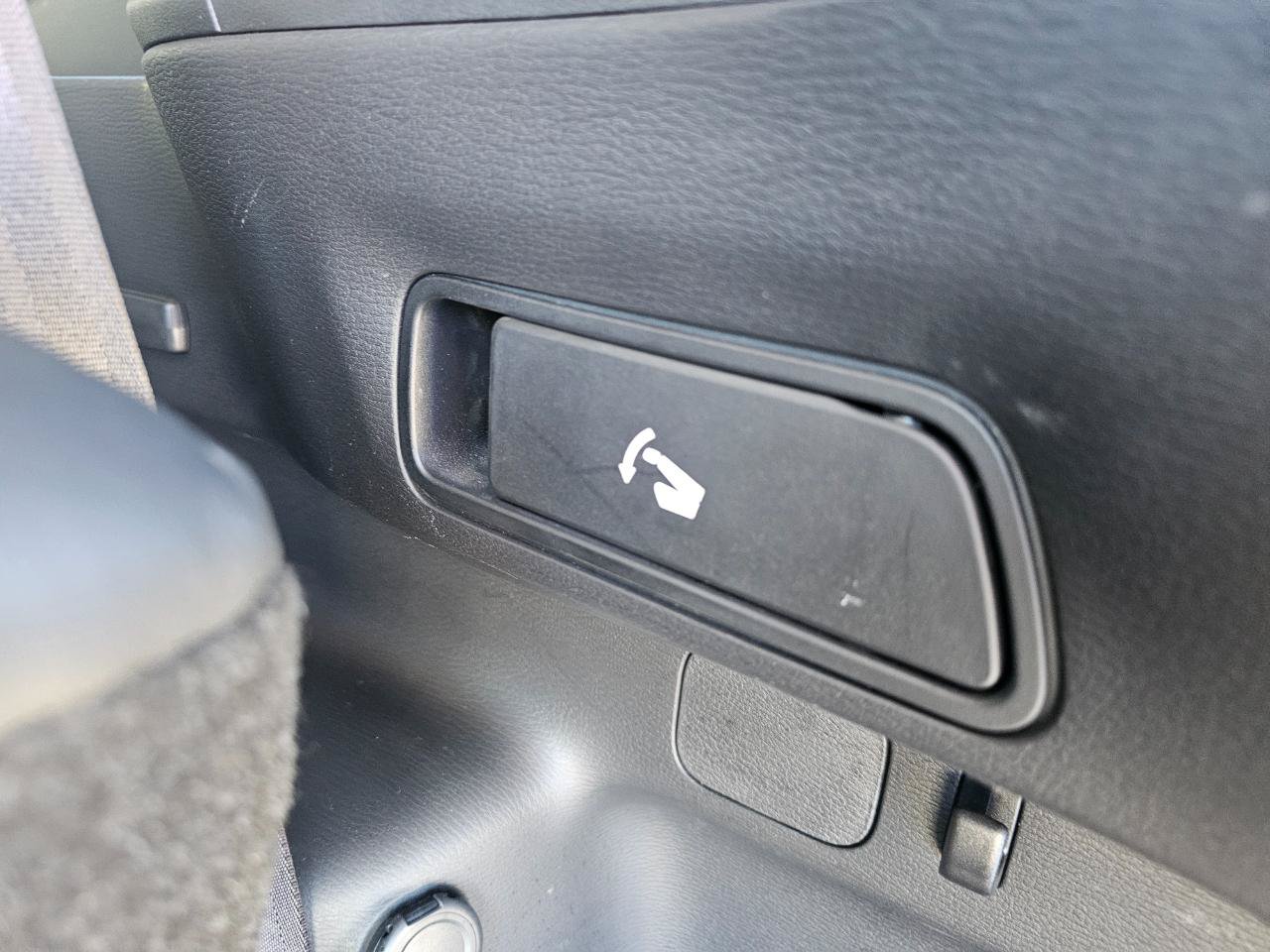Used 2022 Mitsubishi Outlander SE AWD/4WD image 23