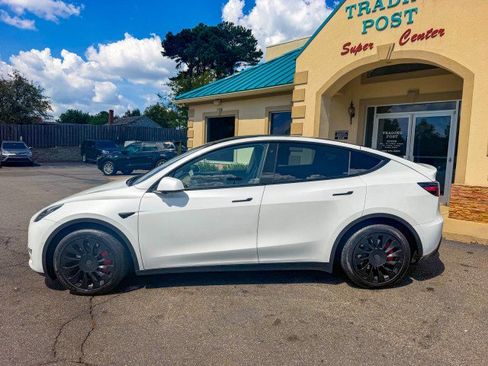 Used 2021 Tesla Model Y Long Range AWD/4WD image 24