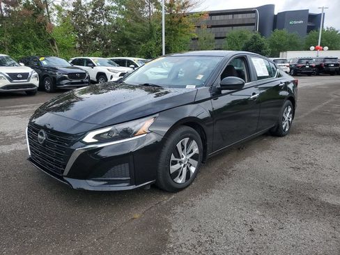 Certified 2023 Nissan Altima 2.5 S FWD image 2