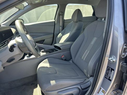 Used 2024 Hyundai Elantra SEL FWD image 5