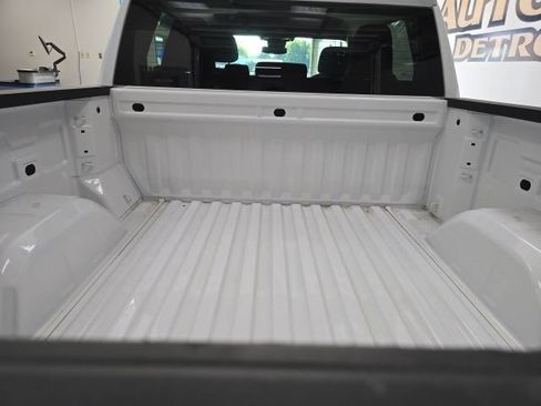 Used 2024 Chevrolet Silverado 1500 LT w/ Z71 Off-Road Package AWD/4WD image 8