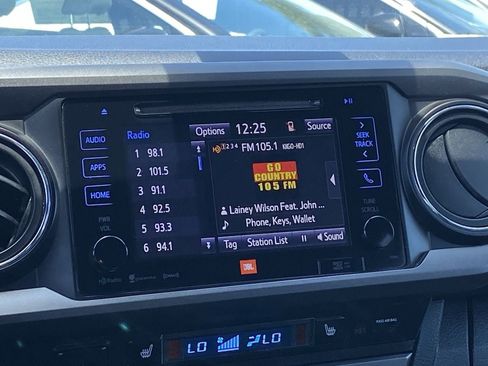 Used 2019 Toyota Tacoma TRD Off-Road AWD/4WD image 18