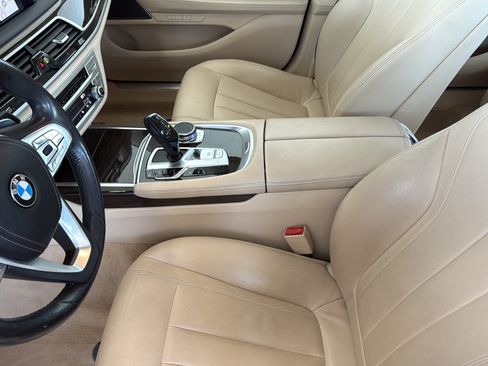 Used 2019 BMW 740i RWD image 16