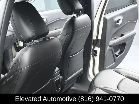 Used 2021 Jeep Compass Latitude AWD/4WD image 17