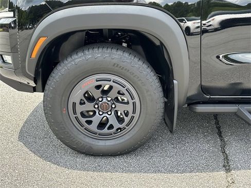 New 2025 Nissan Frontier PRO-4X w/ Pro Convenience Package image 12