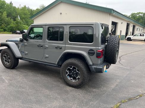 Used 2022 Jeep Wrangler Unlimited Rubicon 4xe w/ Cold Weather Group AWD/4WD image 3