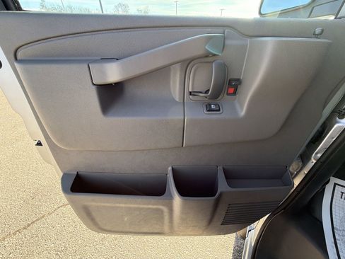 New 2025 GMC Savana 2500 image 19