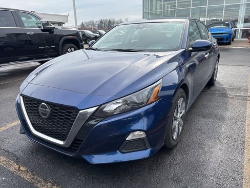 Used 2022 Nissan Altima 2.5 S image 2